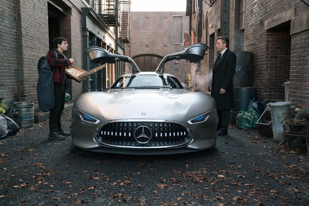 MERCEDES-BENZ SE UNE À ‘LIGA DA JUSTIÇA’ EM NOVO FILME DA WARNER BROS. PICTURES, foto 1