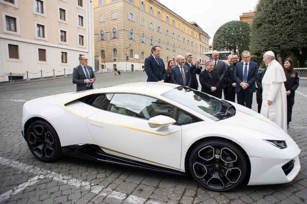 PAPA FRANCISCO RECEBE UM LAMBORGHINI HURACÁN DE PRESENTE DA FÁBRICA, foto 6