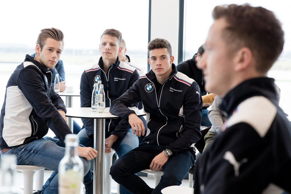 PILOTOS CELEBRAM 40 ANOS DO PROGRAMA DE TALENTOS DA BMW MOTORSPORT, foto 2
