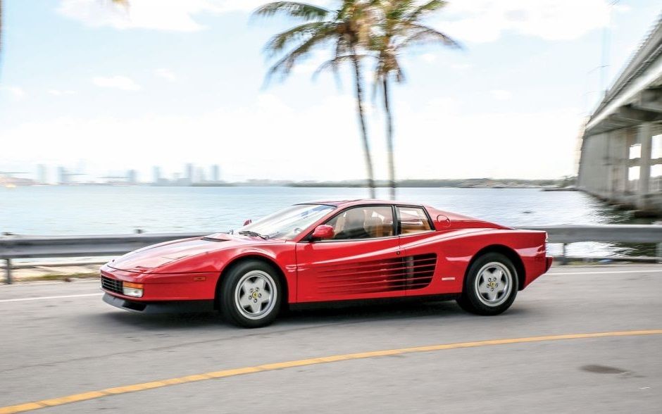 UM FERRARI TESTAROSSA COM MENOS DE 1.000 KM DE USO SERÁ LEILOADO EM NEW YORK, foto 1