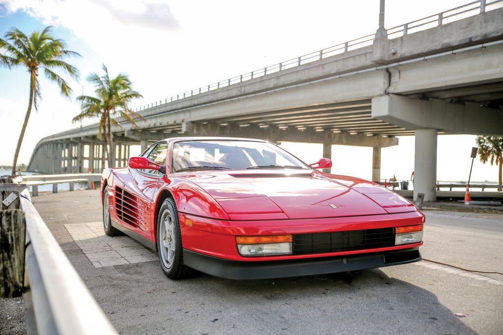 UM FERRARI TESTAROSSA COM MENOS DE 1.000 KM DE USO SERÁ LEILOADO EM NEW YORK, foto 9