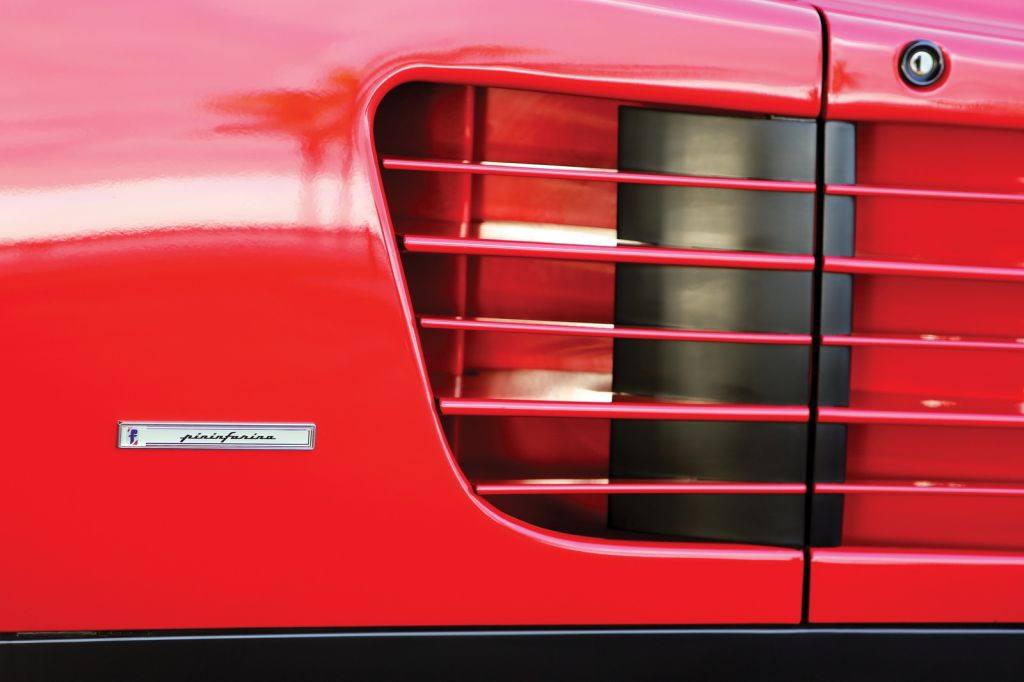 UM FERRARI TESTAROSSA COM MENOS DE 1.000 KM DE USO SERÁ LEILOADO EM NEW YORK, foto 10