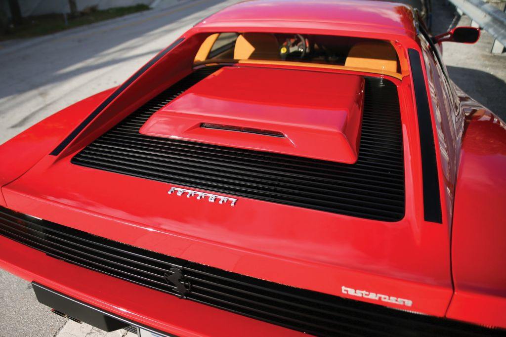 UM FERRARI TESTAROSSA COM MENOS DE 1.000 KM DE USO SERÁ LEILOADO EM NEW YORK, foto 12