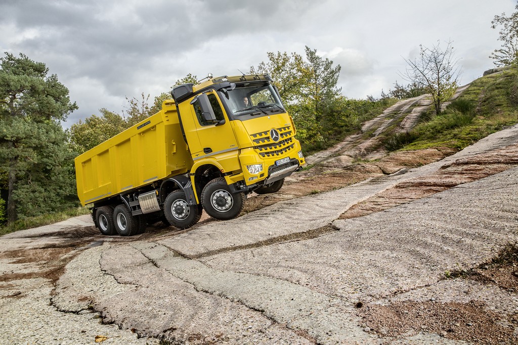 CAMINHÃO AROCS É O ESPECIALISTA DA MERCEDES-BENZ PARA CONSTRUÇÃO NA EUROPA, foto 1