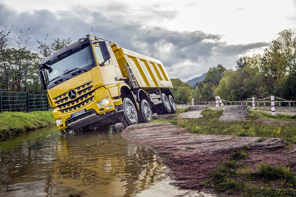 CAMINHÃO AROCS É O ESPECIALISTA DA MERCEDES-BENZ PARA CONSTRUÇÃO NA EUROPA, foto 2
