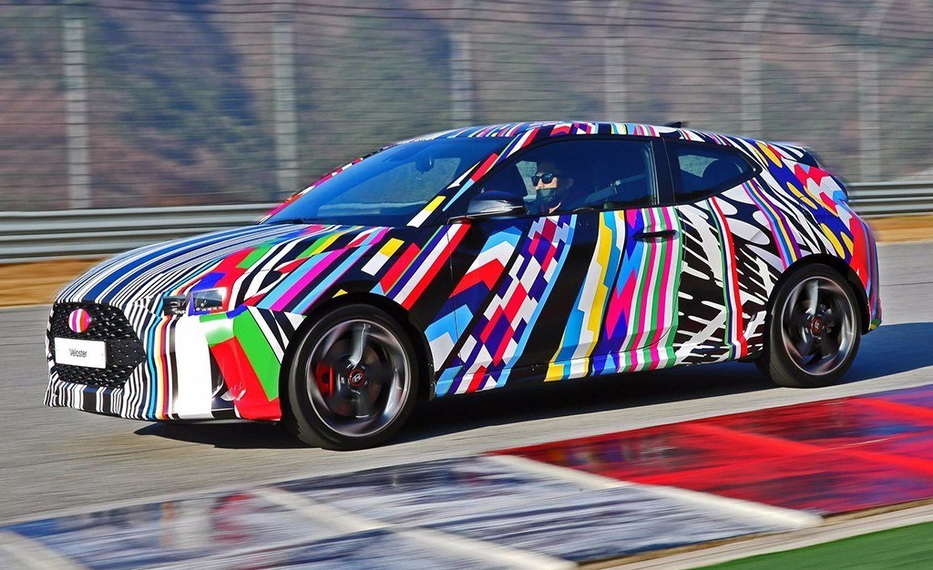 HYUNDAI MOSTRA O NOVO VELOSTER COM UMA CAMUFLAGEM COLORIDA, foto 4