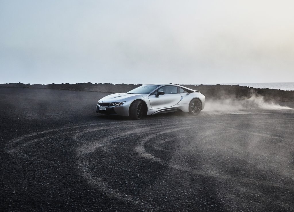 BMW i8 COUPE CHEGA MELHORADO EM LOS ANGELES, foto 4