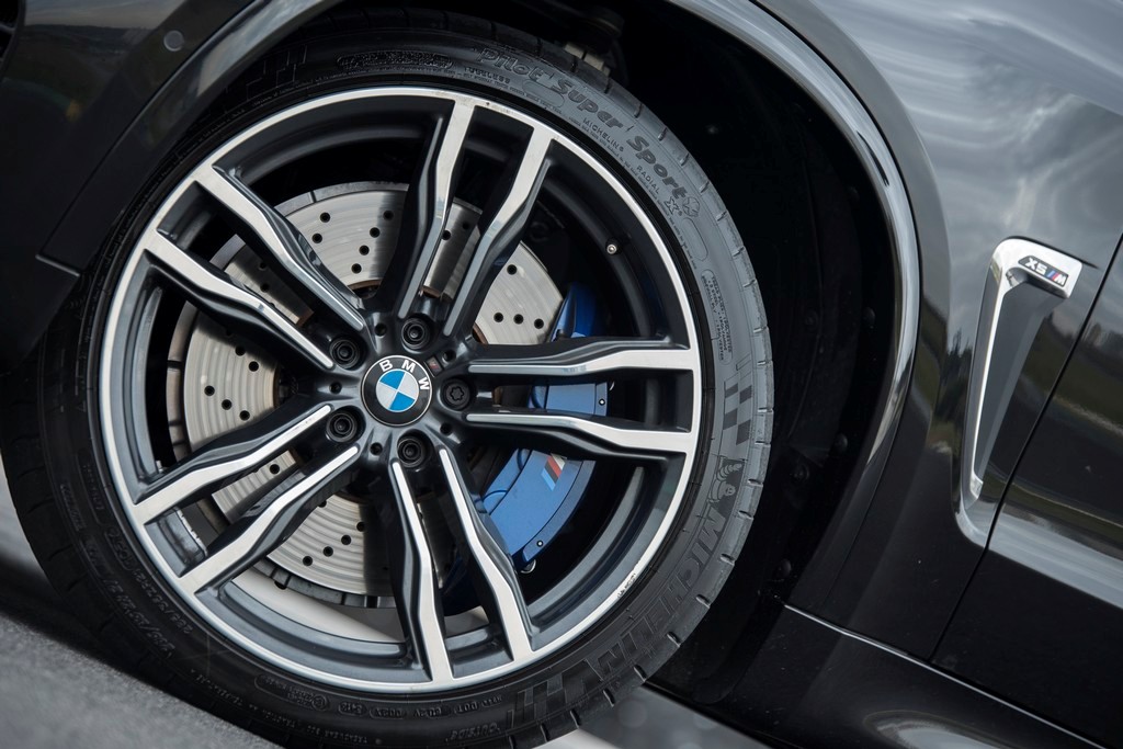 NOVO BMW X5 M DESEMBARCA NO BRASIL POR R$ 648.950, foto 9