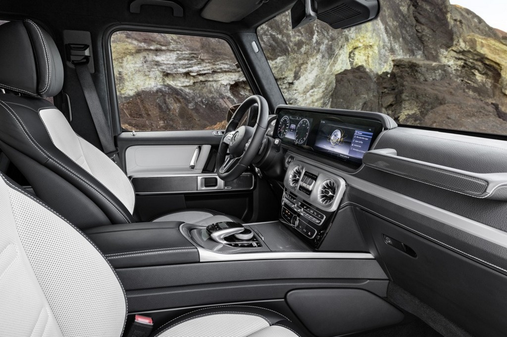 MERCEDES-BENZ REVELA IMAGENS DO INTERIOR DO NOVO G CLASS, foto 2