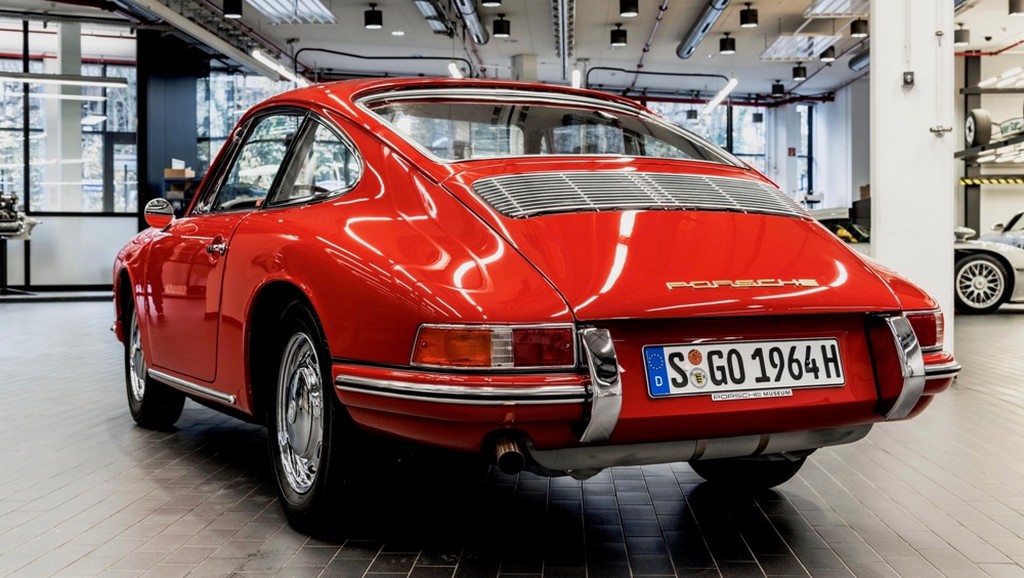 RESTAURADO O 911 MAIS ANTIGO DO MUSEU DA PORSCHE EM STUTTGART, foto 2