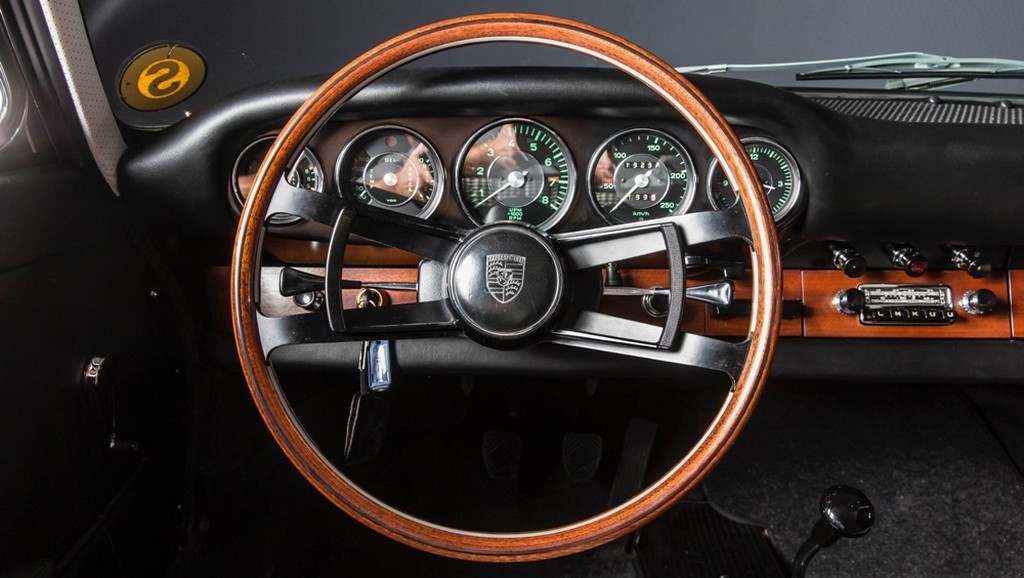 RESTAURADO O 911 MAIS ANTIGO DO MUSEU DA PORSCHE EM STUTTGART, foto 5