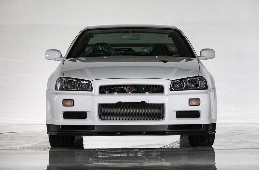 UM NISSAN SKYLINE GT-R V-SPEC II NÜR DE 2002 ZERO KM APARECE NO JAPÃO, foto 2
