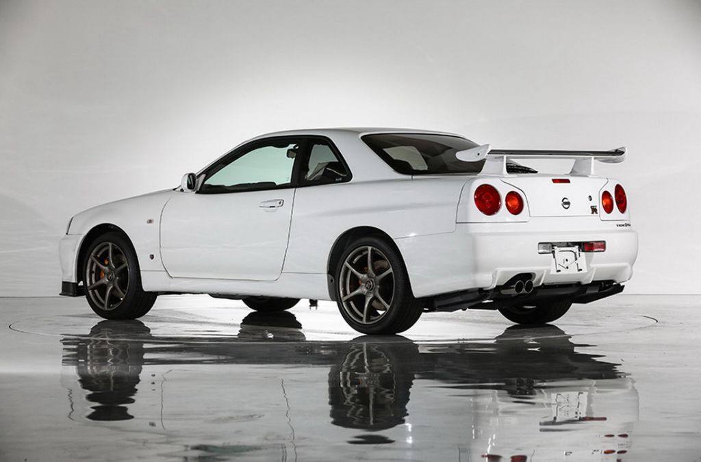 UM NISSAN SKYLINE GT-R V-SPEC II NÜR DE 2002 ZERO KM APARECE NO JAPÃO, foto 4