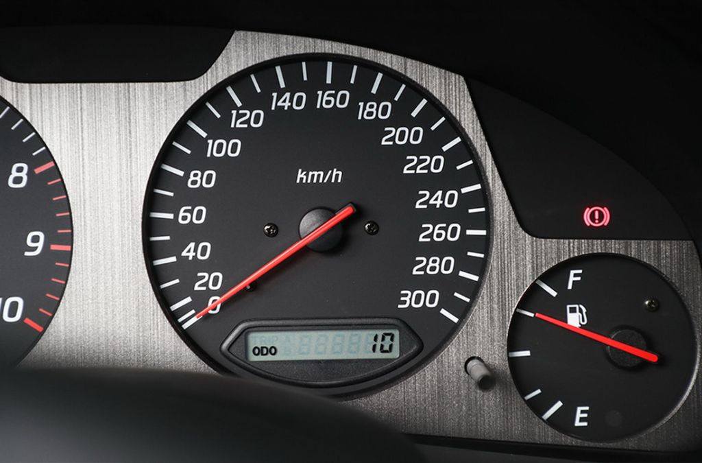 UM NISSAN SKYLINE GT-R V-SPEC II NÜR DE 2002 ZERO KM APARECE NO JAPÃO, foto 6