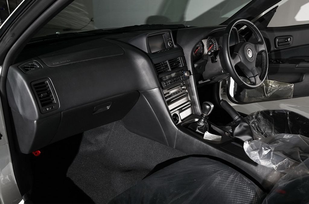 UM NISSAN SKYLINE GT-R V-SPEC II NÜR DE 2002 ZERO KM APARECE NO JAPÃO, foto 8