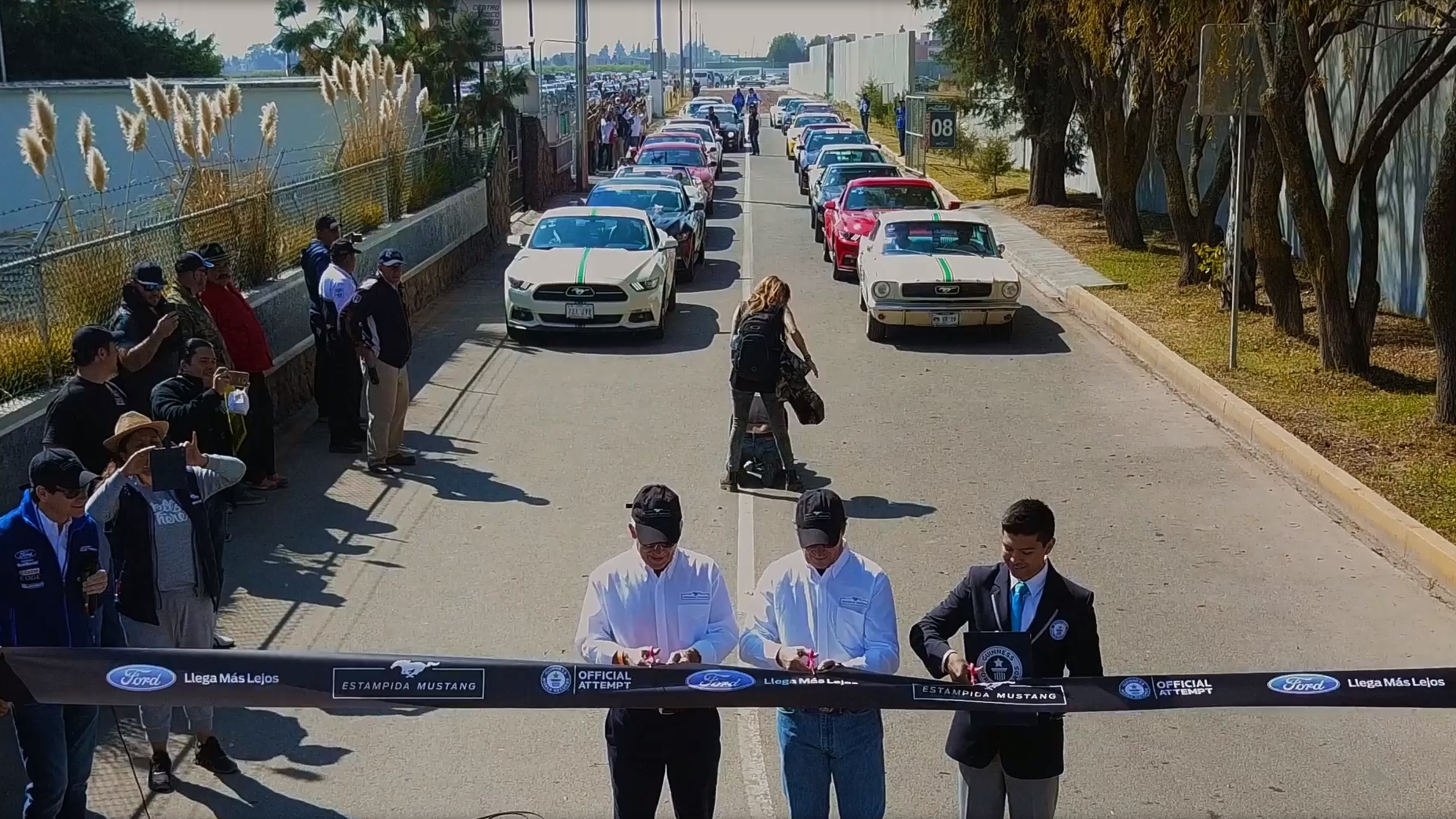 FORD MUSTANG REGISTRA NOVO RECORDE NO GUINNESS BOOK COM COMBOIO DE 960 CARROS NO MÉXICO, foto 4