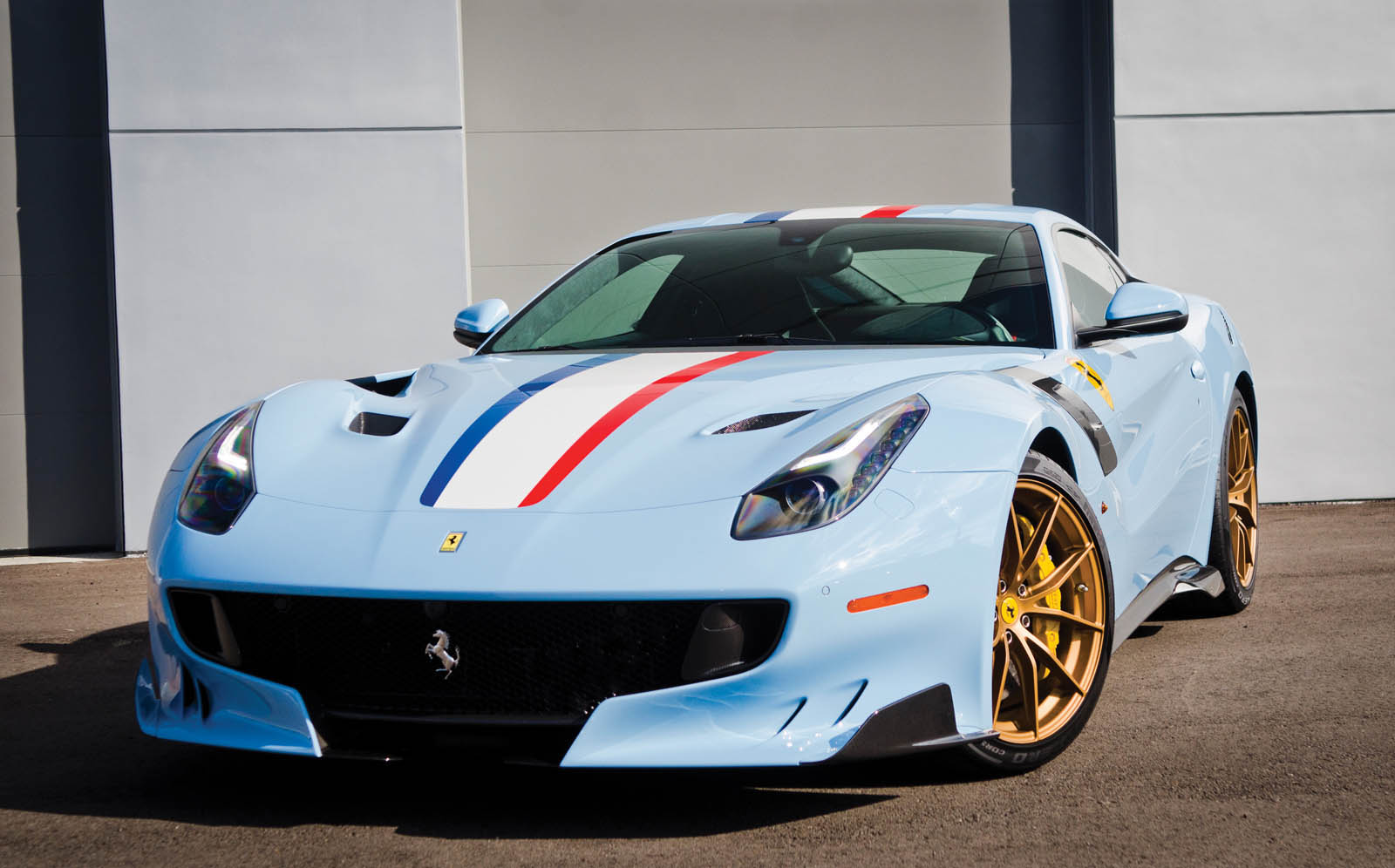 UM FERRARI F12tdf ‘TOUR DE FRANCE’ ÚNICO SERÁ LEILOADO NOS ESTADOS UNIDOS EM JANEIRO, foto 2