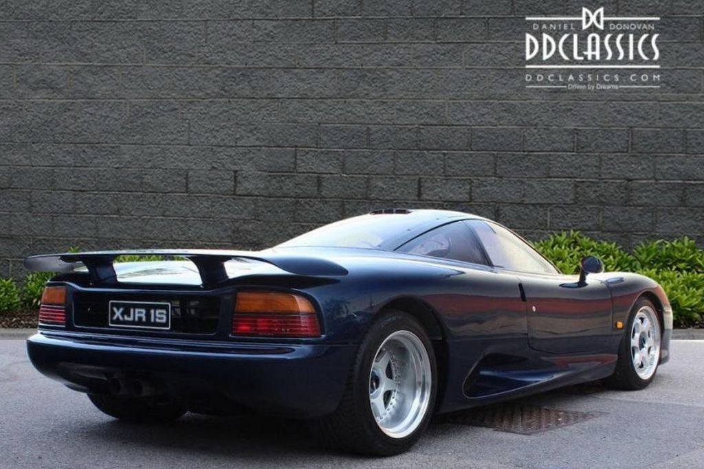 UM ESPLÊNDIDO EXEMPLAR DO JAGUAR XJR-15 ESTÁ SENDO VENDIDO NO REINO UNIDO, foto 5