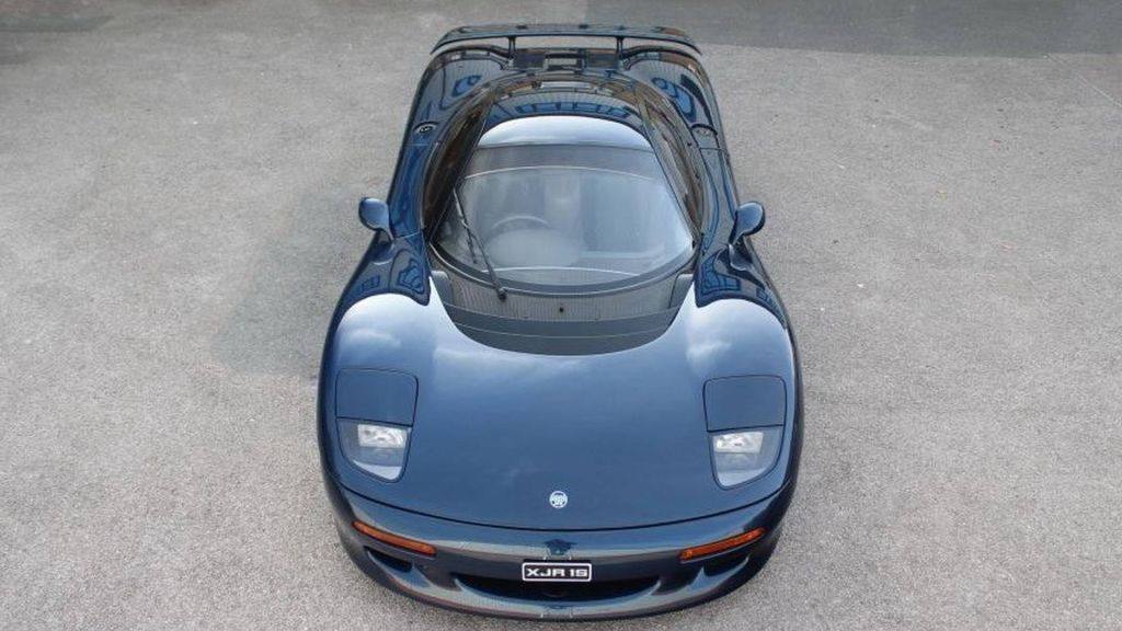 UM ESPLÊNDIDO EXEMPLAR DO JAGUAR XJR-15 ESTÁ SENDO VENDIDO NO REINO UNIDO, foto 11
