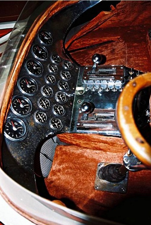 SNAKEPIT: MAIS UMA EXTRAVAGANTE CRIAÇÃO DE GEORGE BARRIS ESTÁ À VENDA, foto 8