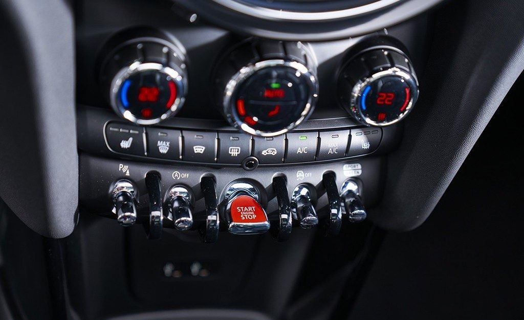 NOVOS MINI HATCH E CABRIO FORAM REVELADOS E SERÃO MOSTRADOS NO SALÃO DE DETROIT, foto 17