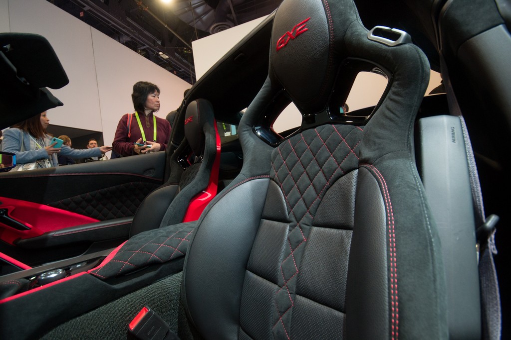 VERSÃO DE PRODUÇÃO DO CHEVROLET CORVETTE GENOVATION GXE FOI REVELADA EM LAS VEGAS, foto 13