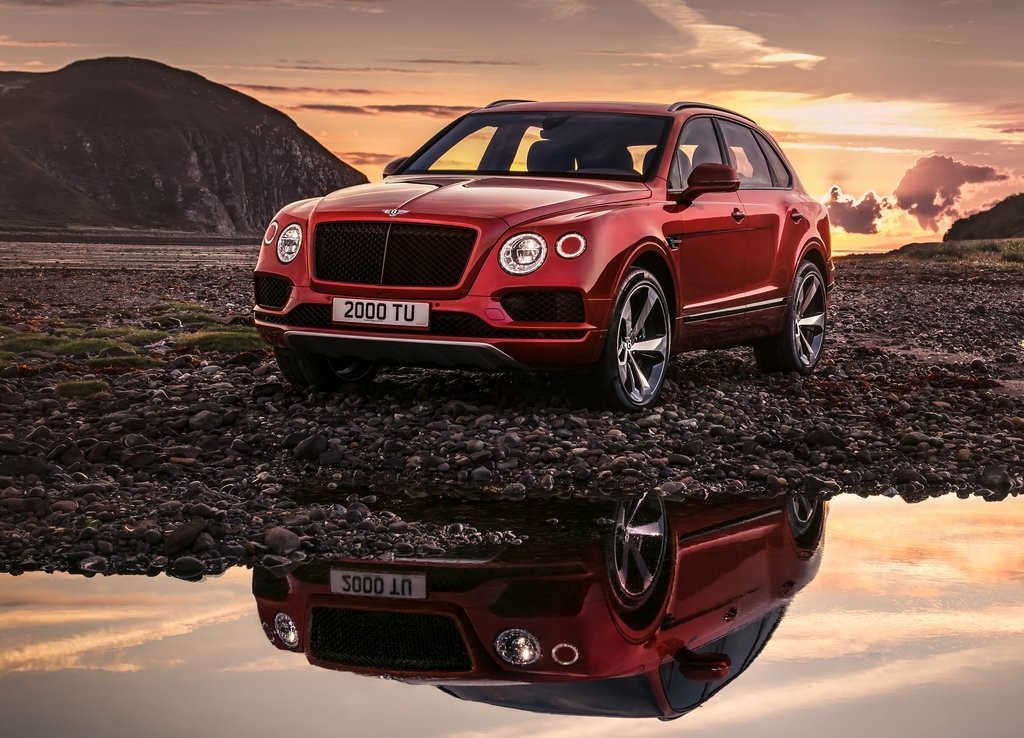 BENTLEY AMPLIA A LINHA DO BENTAYGA COM UMA VERSÃO V8 BITURBO, foto 1