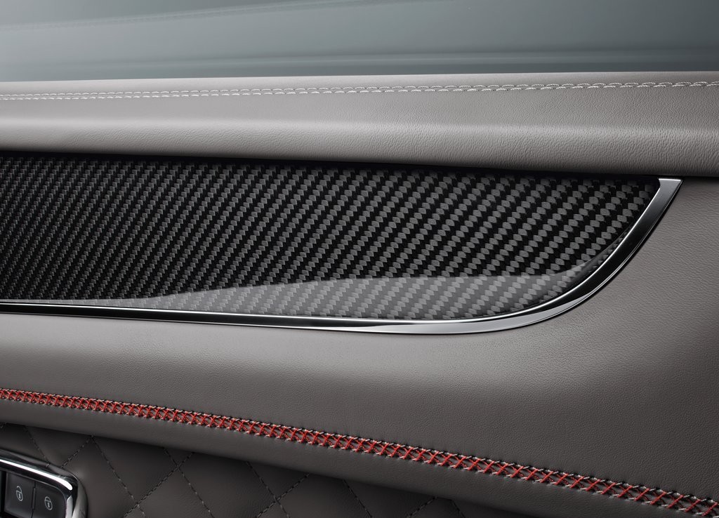BENTLEY AMPLIA A LINHA DO BENTAYGA COM UMA VERSÃO V8 BITURBO, foto 9