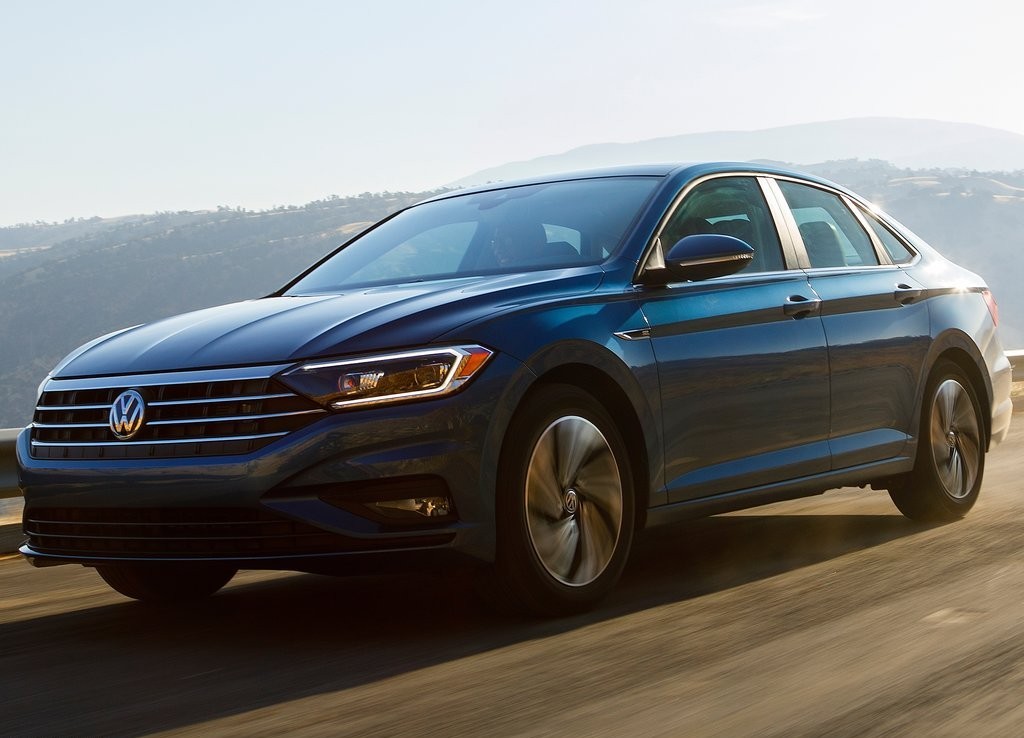 VOLKSWAGEN JETTA CHEGA RENOVADO A DETROIT, foto 6