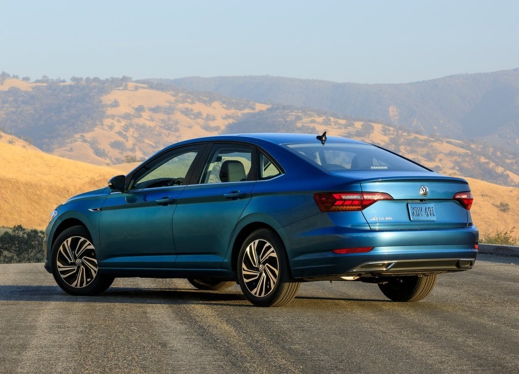 VOLKSWAGEN JETTA CHEGA RENOVADO A DETROIT, foto 11