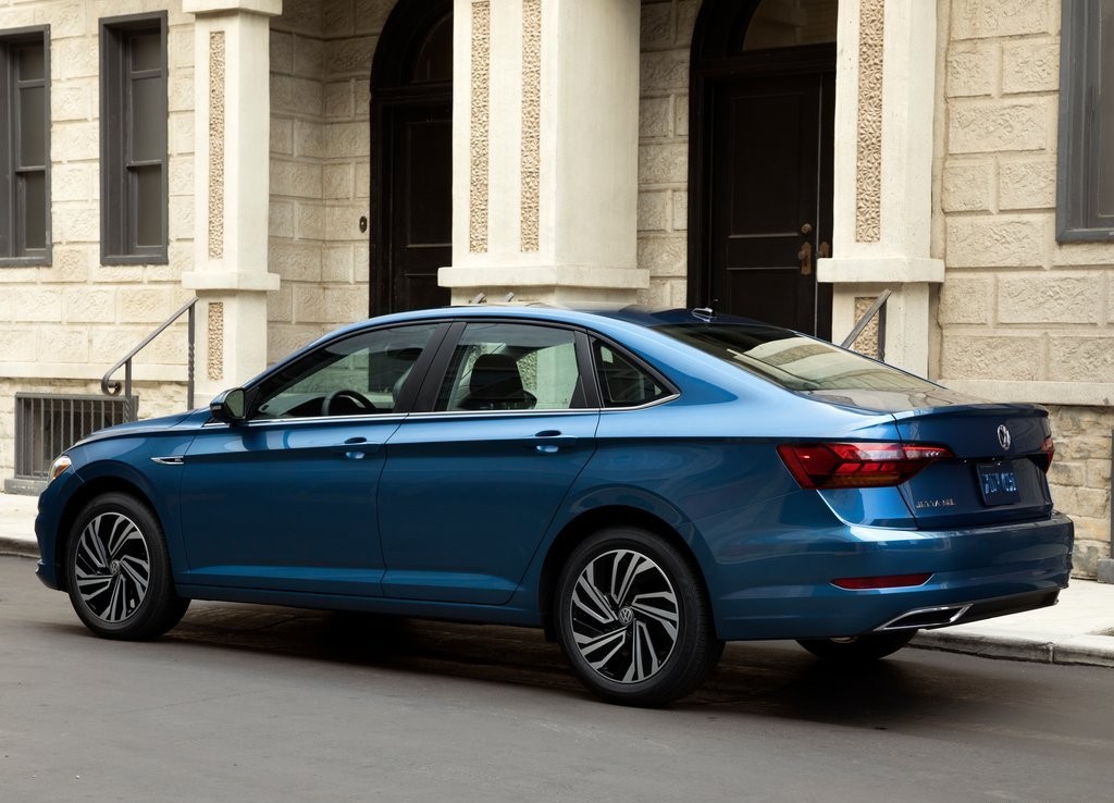 VOLKSWAGEN JETTA CHEGA RENOVADO A DETROIT, foto 12