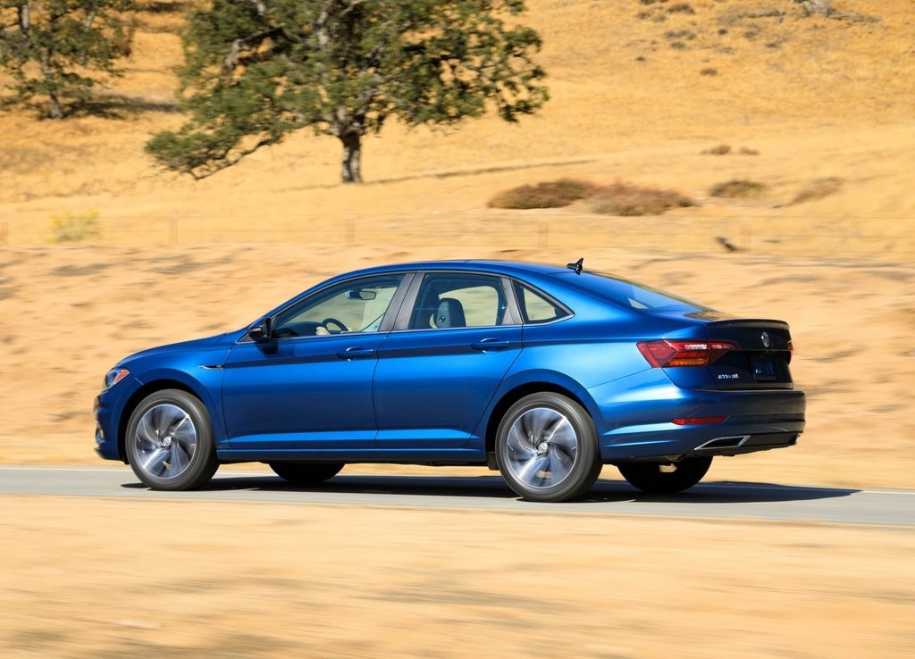 VOLKSWAGEN JETTA CHEGA RENOVADO A DETROIT, foto 14