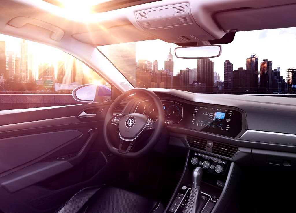 VOLKSWAGEN JETTA CHEGA RENOVADO A DETROIT, foto 18