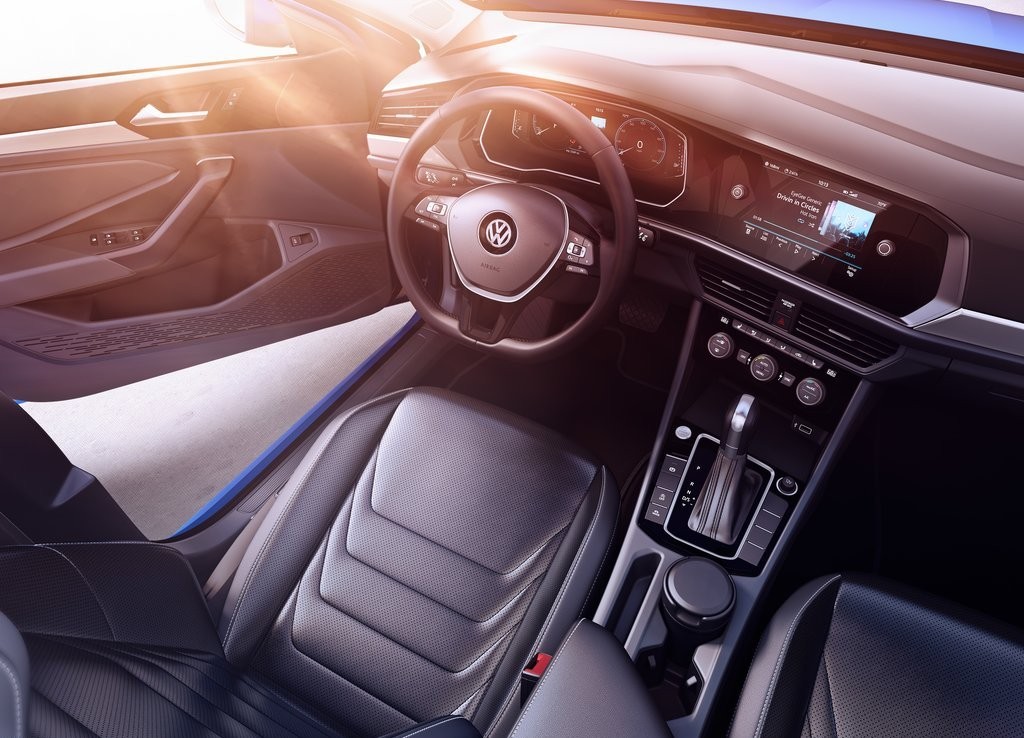 VOLKSWAGEN JETTA CHEGA RENOVADO A DETROIT, foto 19