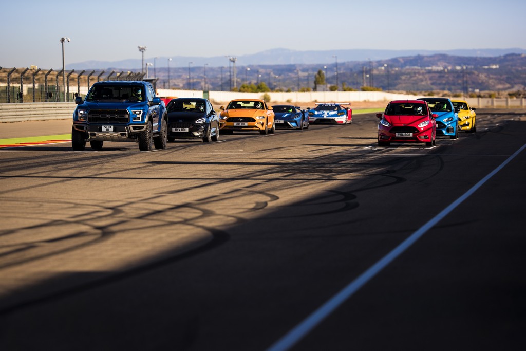 OITO MODELOS FORD PERFORMANCE JUNTOS EM UM ESPETÁCULO NA PISTA, foto 9