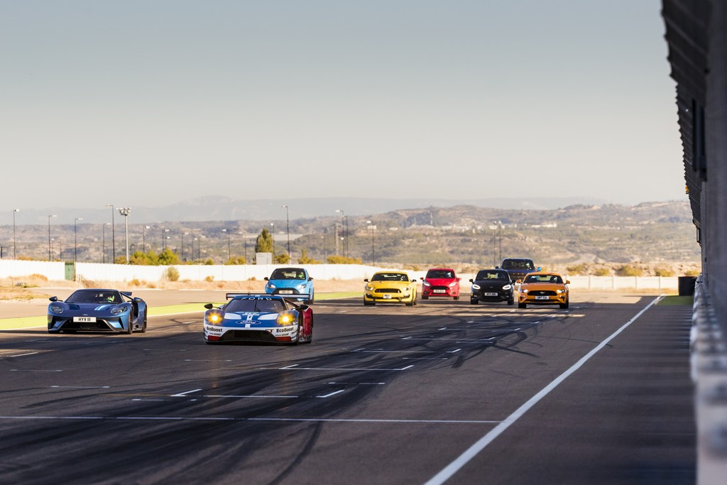 OITO MODELOS FORD PERFORMANCE JUNTOS EM UM ESPETÁCULO NA PISTA, foto 11
