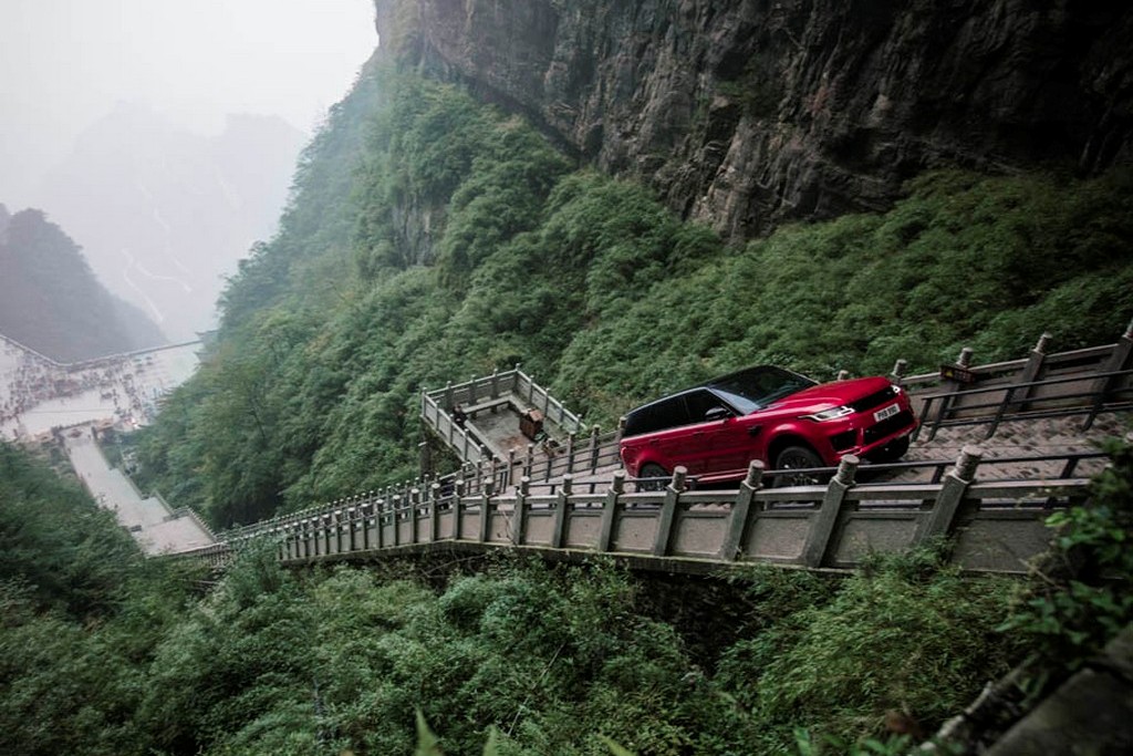 RANGE ROVER SPORT PHEV ALCANÇA A ‘PORTA DO CÉU’ NAS MONTANHAS CHINESAS DE TIANMEN, foto 3