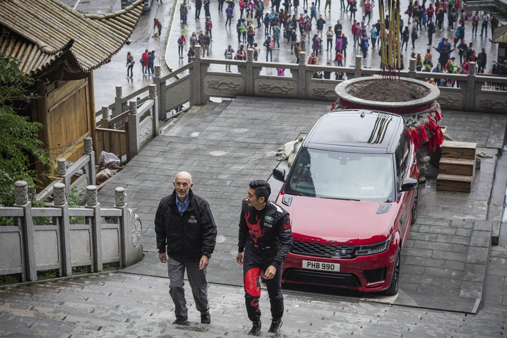 RANGE ROVER SPORT PHEV ALCANÇA A ‘PORTA DO CÉU’ NAS MONTANHAS CHINESAS DE TIANMEN, foto 7