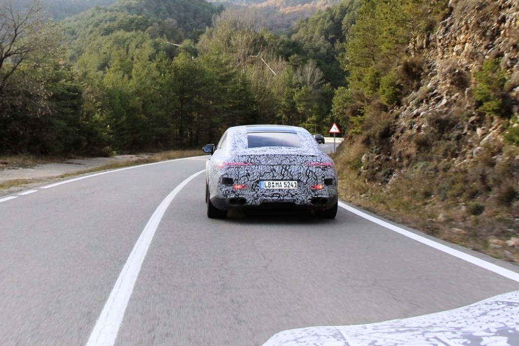 MERCEDES-BENZ REVELA PARTE DO DESENVOLVIMENTO DO AMG GT DE 4 PORTAS, foto 2