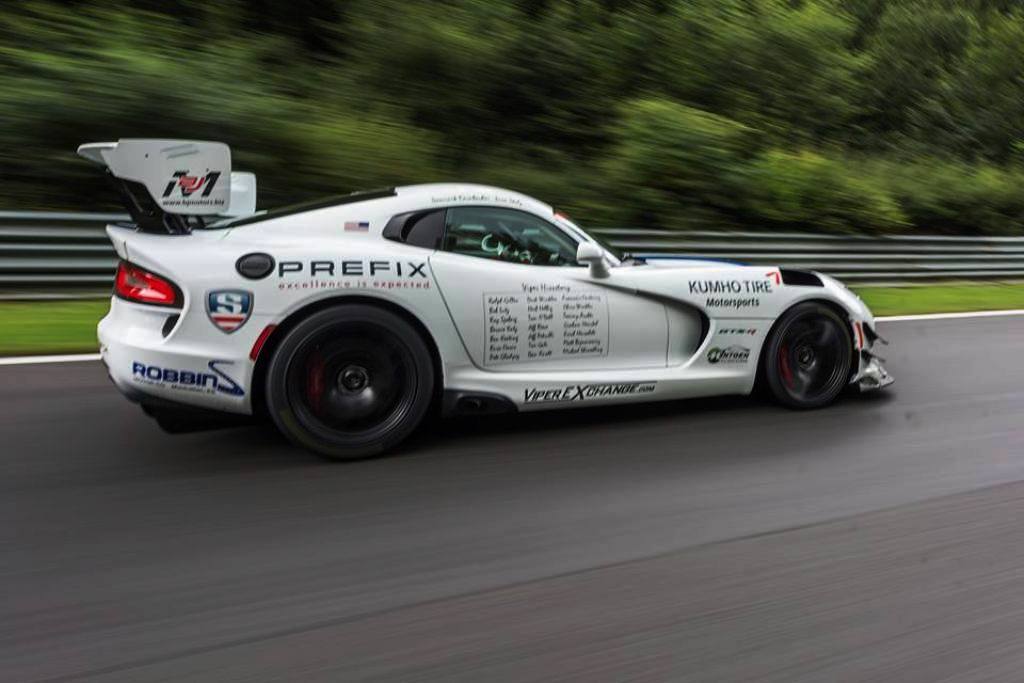 TENTATIVA DE RECORDE DO DODGE VIPER ACR EM NÜRBURGRING COMPILADO EM UM DOCUMENTÁRIO, foto 2