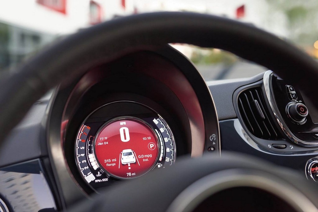 FIAT 500 ATUALIZADO NOS ESTADOS UNIDOS E AGORA CONTA COM O MOTOR TURBO COM 135 CV DE SÉRIE, foto 6