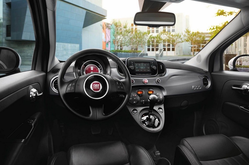 FIAT 500 ATUALIZADO NOS ESTADOS UNIDOS E AGORA CONTA COM O MOTOR TURBO COM 135 CV DE SÉRIE, foto 7