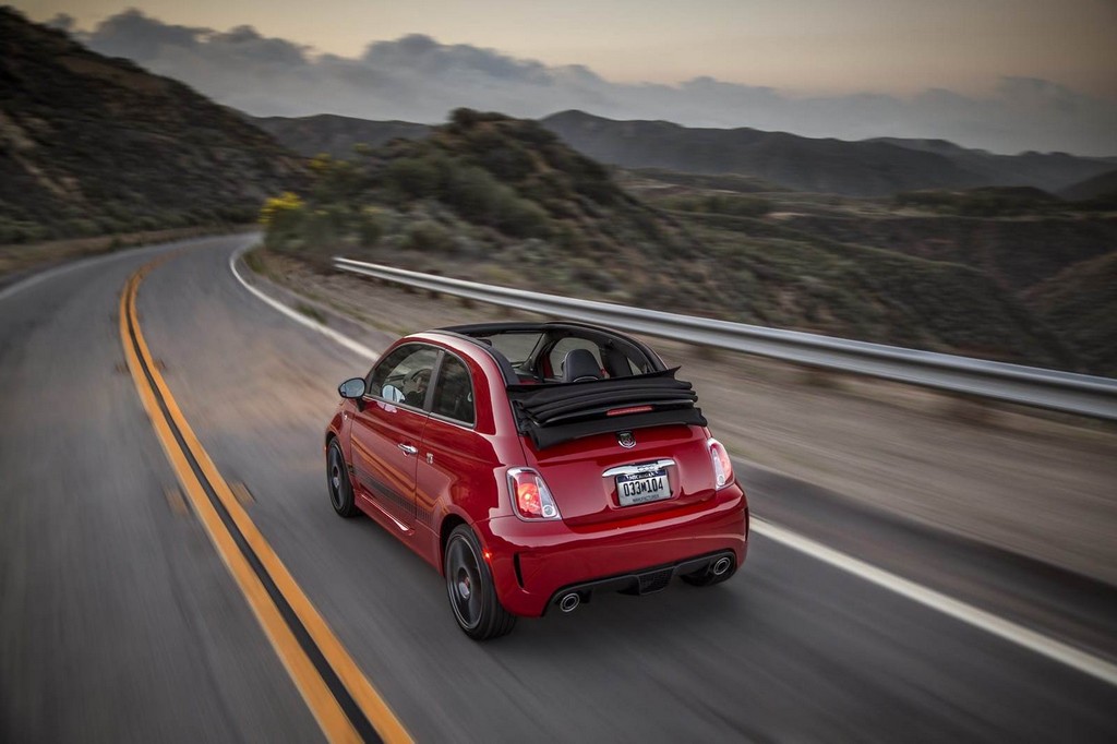 FIAT 500 ATUALIZADO NOS ESTADOS UNIDOS E AGORA CONTA COM O MOTOR TURBO COM 135 CV DE SÉRIE, foto 17
