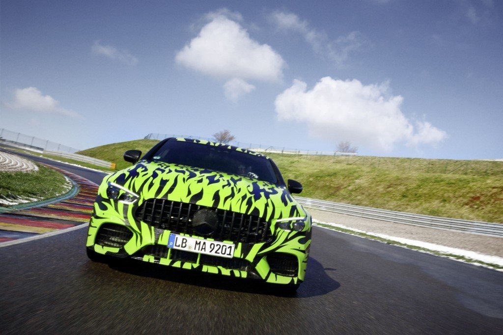 MERCEDES-BENZ AVANÇA O NOVO AMG GT COUPE DE QUATRO PORTAS A POUCAS SEMANAS DE SUA ESTREIA EM GENEBRA, foto 1