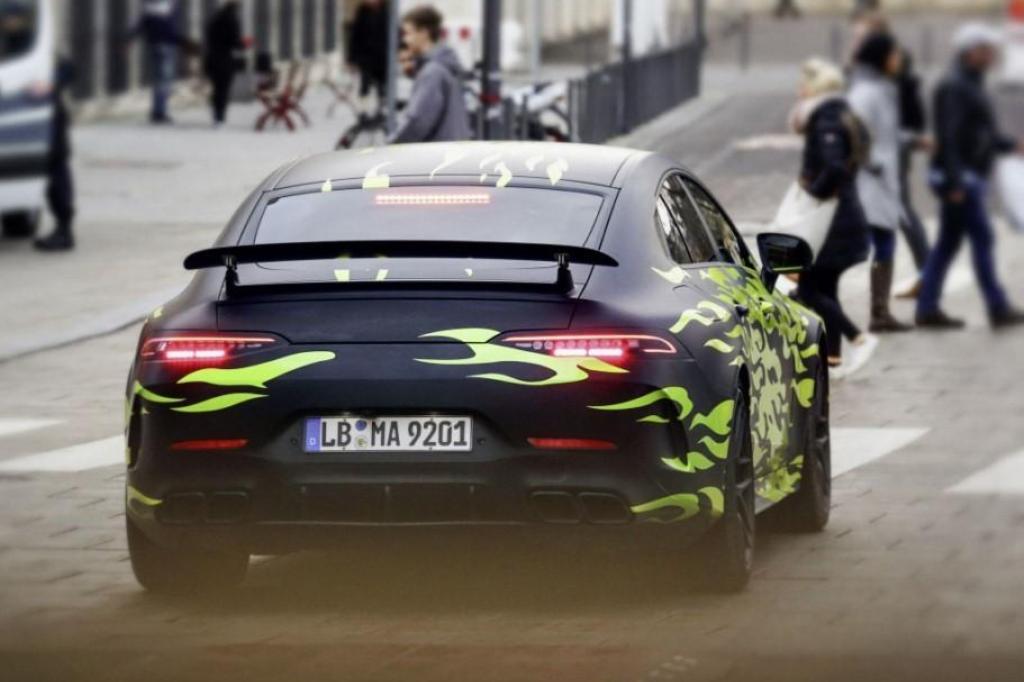 MERCEDES-BENZ AVANÇA O NOVO AMG GT COUPE DE QUATRO PORTAS A POUCAS SEMANAS DE SUA ESTREIA EM GENEBRA, foto 4