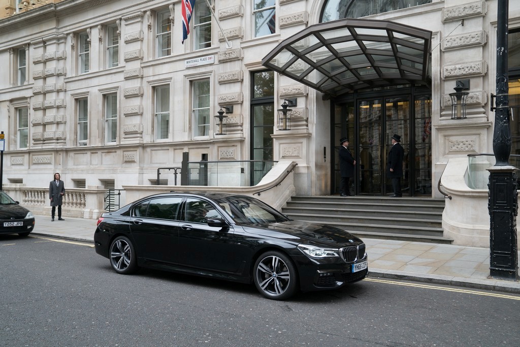 BMW SÉRIE 7 BRILHA NO FILME OPERAÇÃO RED SPARROW, foto 1