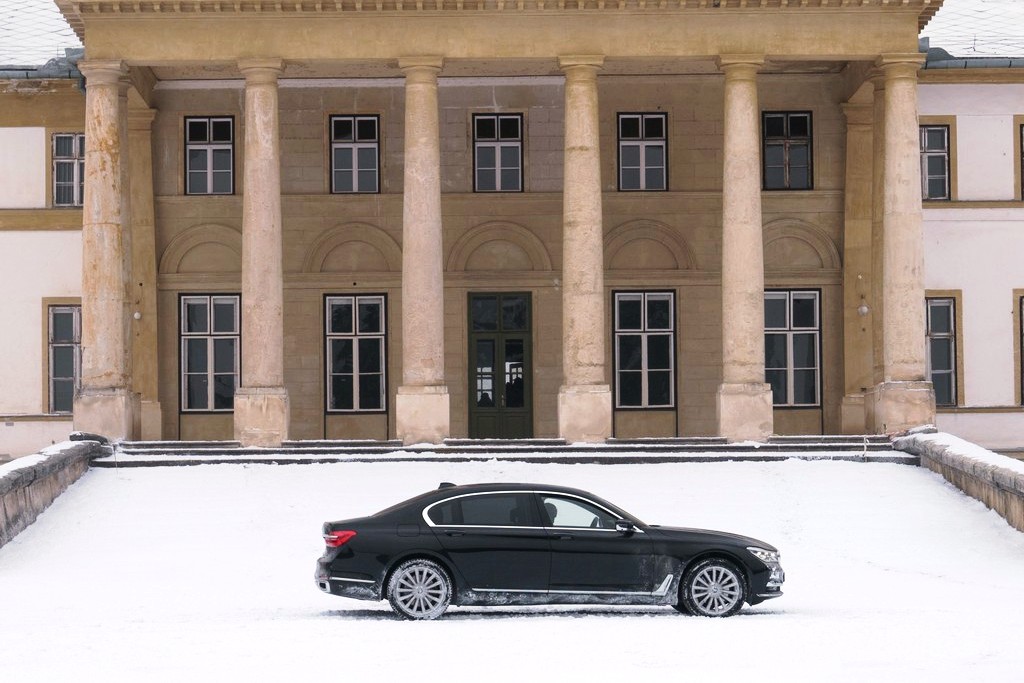 BMW SÉRIE 7 BRILHA NO FILME OPERAÇÃO RED SPARROW, foto 3