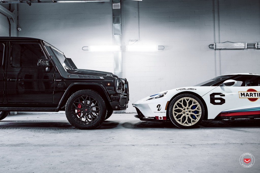 UM FORD GT COM DECORAÇÃO MARTINI RACING EQUIPADO COM RODAS DA VOSSEN WHEELS, foto 8