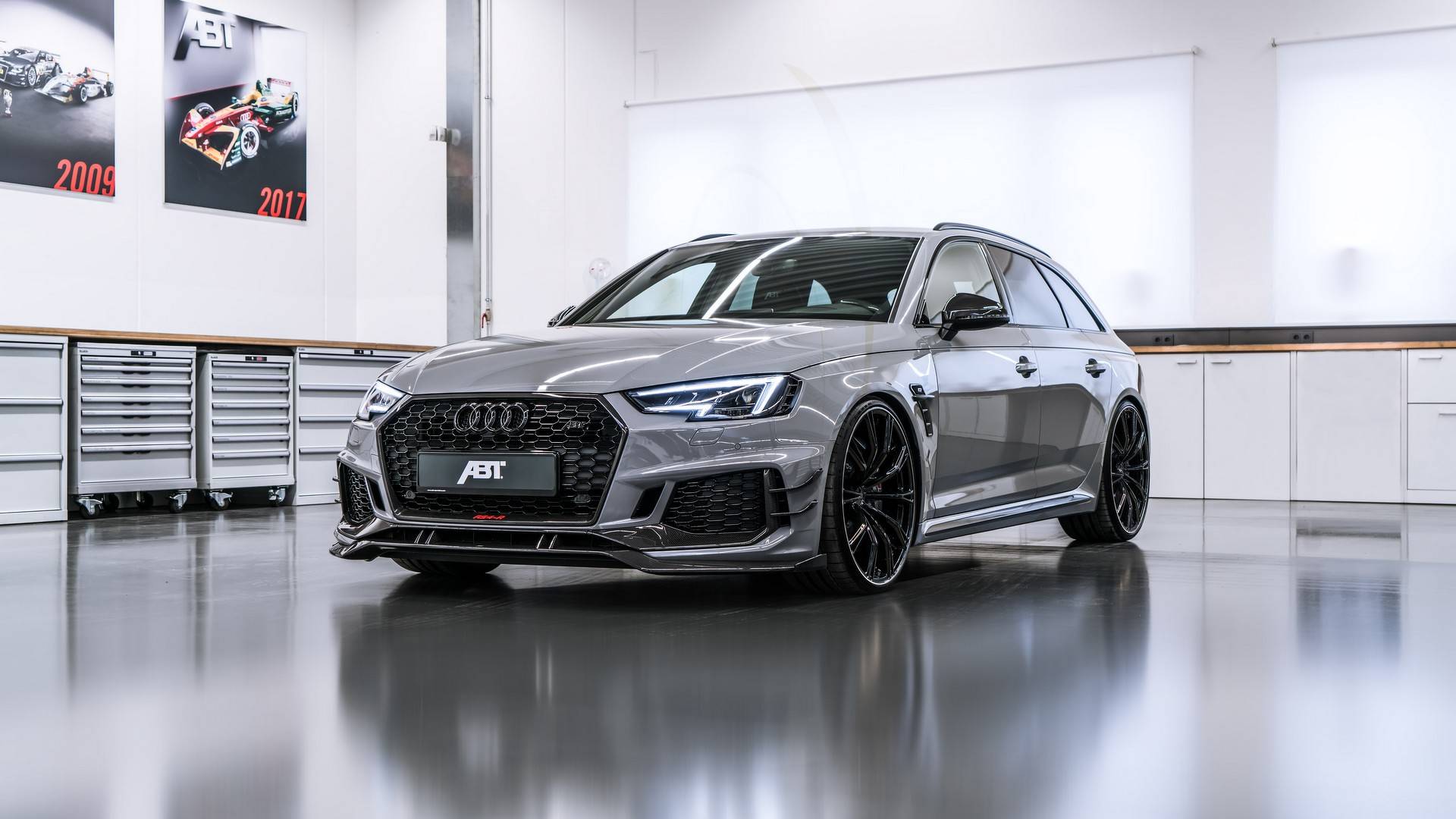 AUDI RS4-R AVANT BY ABT SPORTSLINE CHEGA A GENEBRA COM 530 CV, foto 3