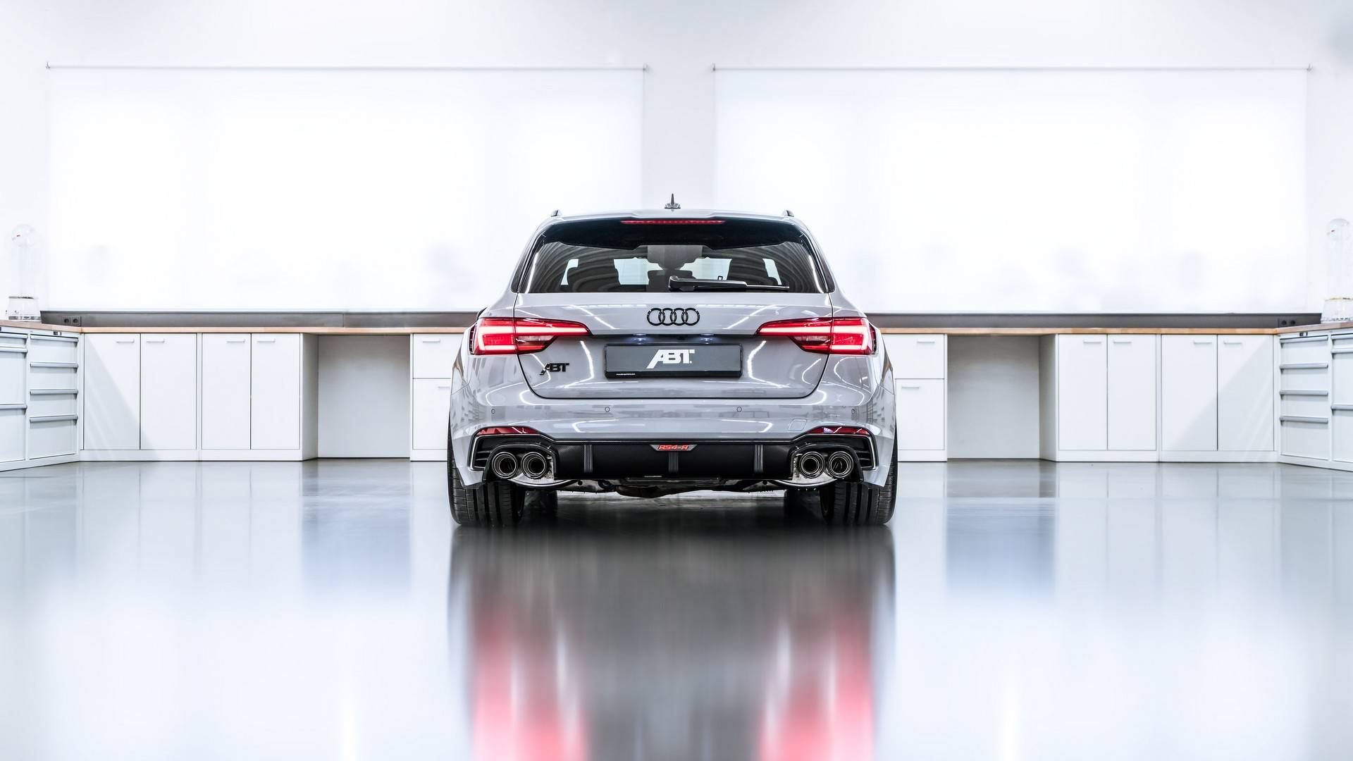 AUDI RS4-R AVANT BY ABT SPORTSLINE CHEGA A GENEBRA COM 530 CV, foto 5